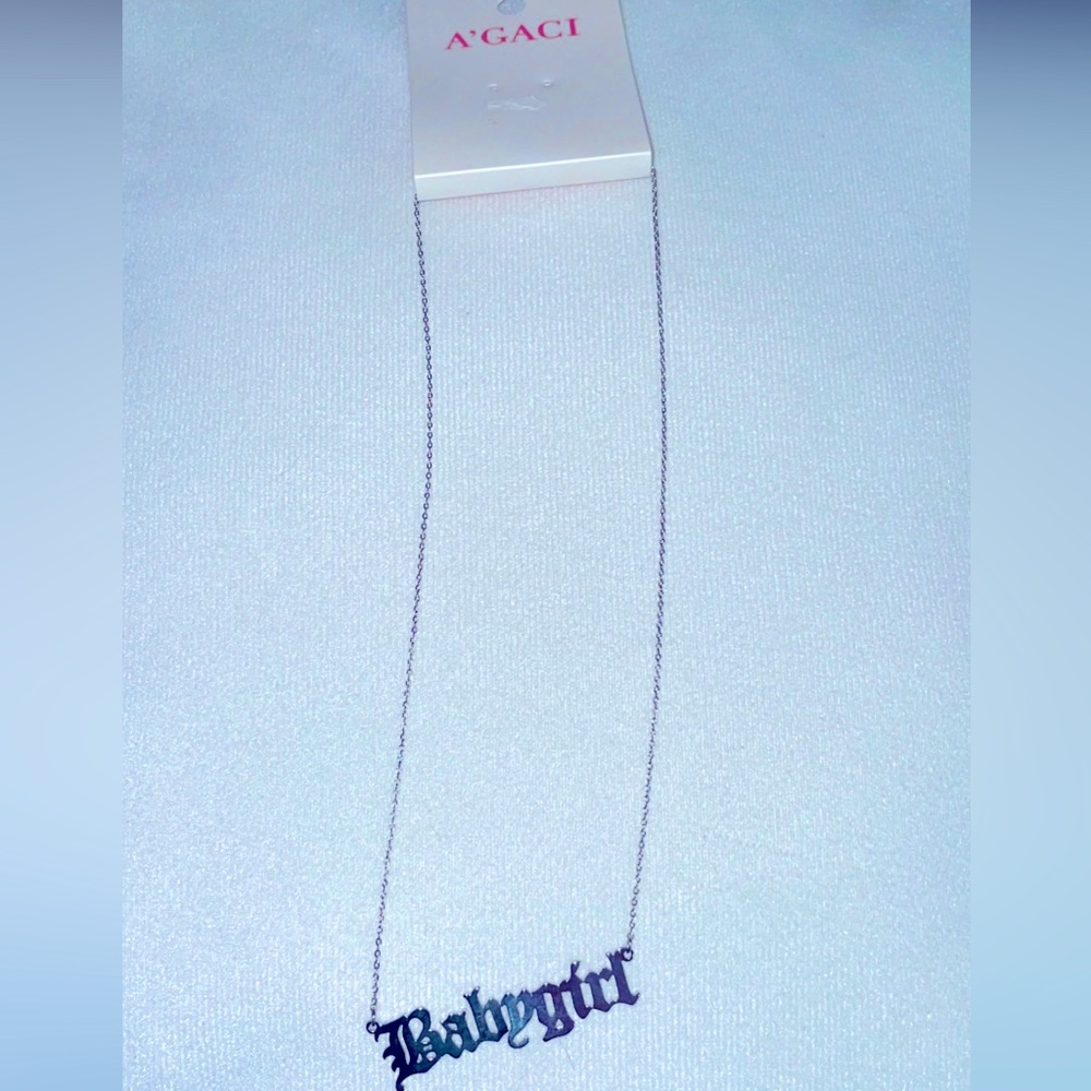 NWOT BABYGIRL NECKLACE